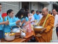 ร่วมพิธีทำบุญตักบาตร ถวายพระราชกุศล ... Image 2